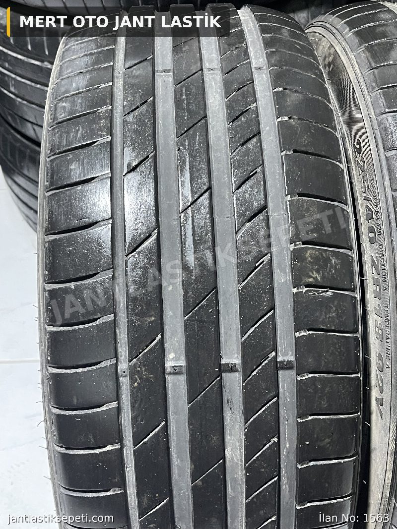 225 40 18 KUMHO ECSTA 2 ADET TAKIM LASTİK