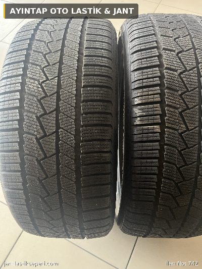 245/35R21